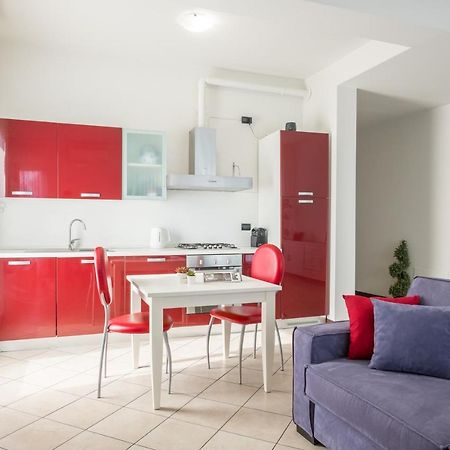 By The Lake Apartments - Centro Storico Desenzano del Garda Zewnętrze zdjęcie