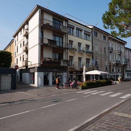 By The Lake Apartments - Centro Storico Desenzano del Garda Zewnętrze zdjęcie
