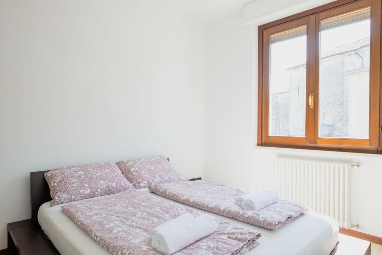 By The Lake Apartments - Centro Storico Desenzano del Garda Zewnętrze zdjęcie