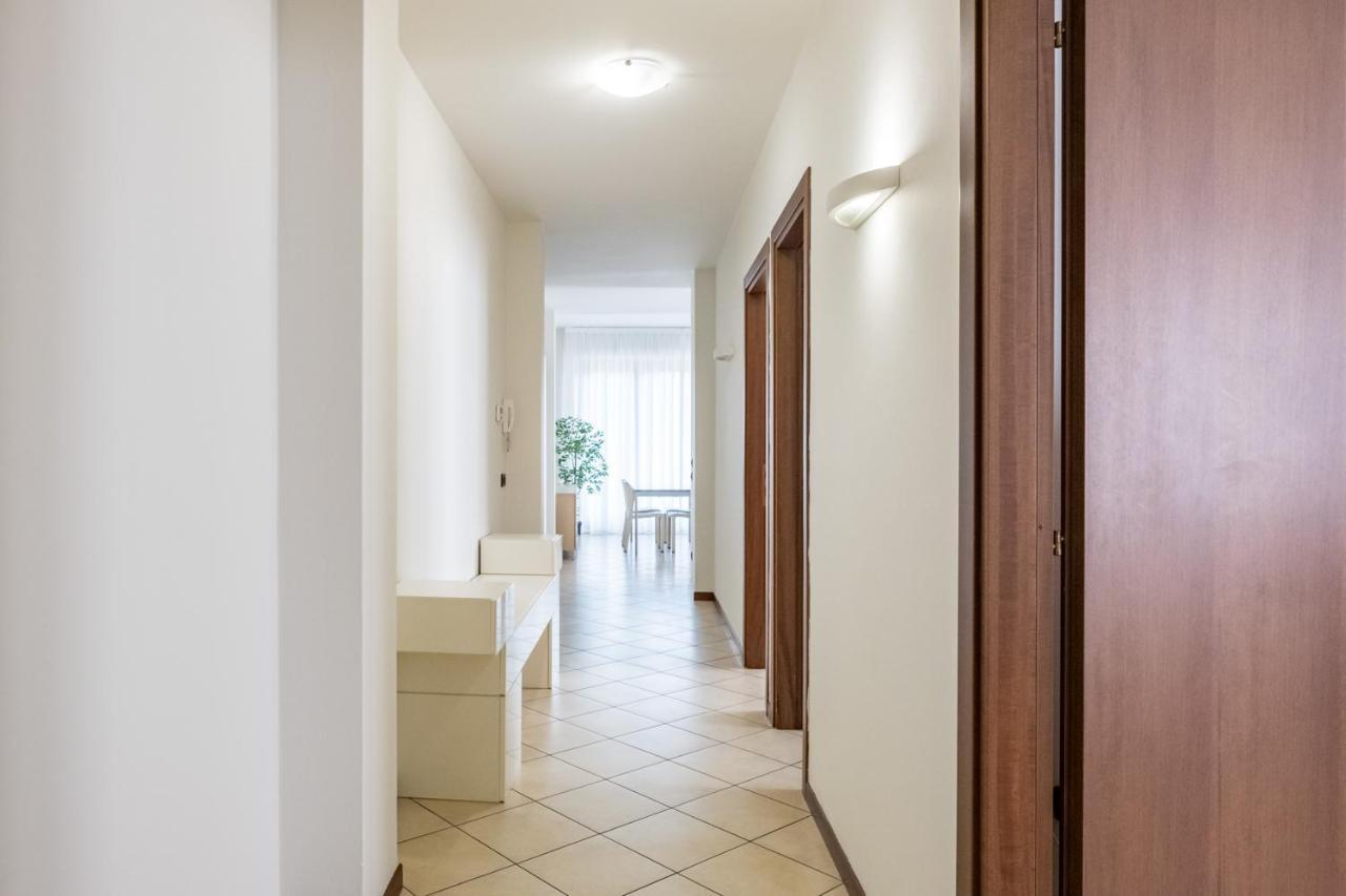 By The Lake Apartments - Centro Storico Desenzano del Garda Zewnętrze zdjęcie