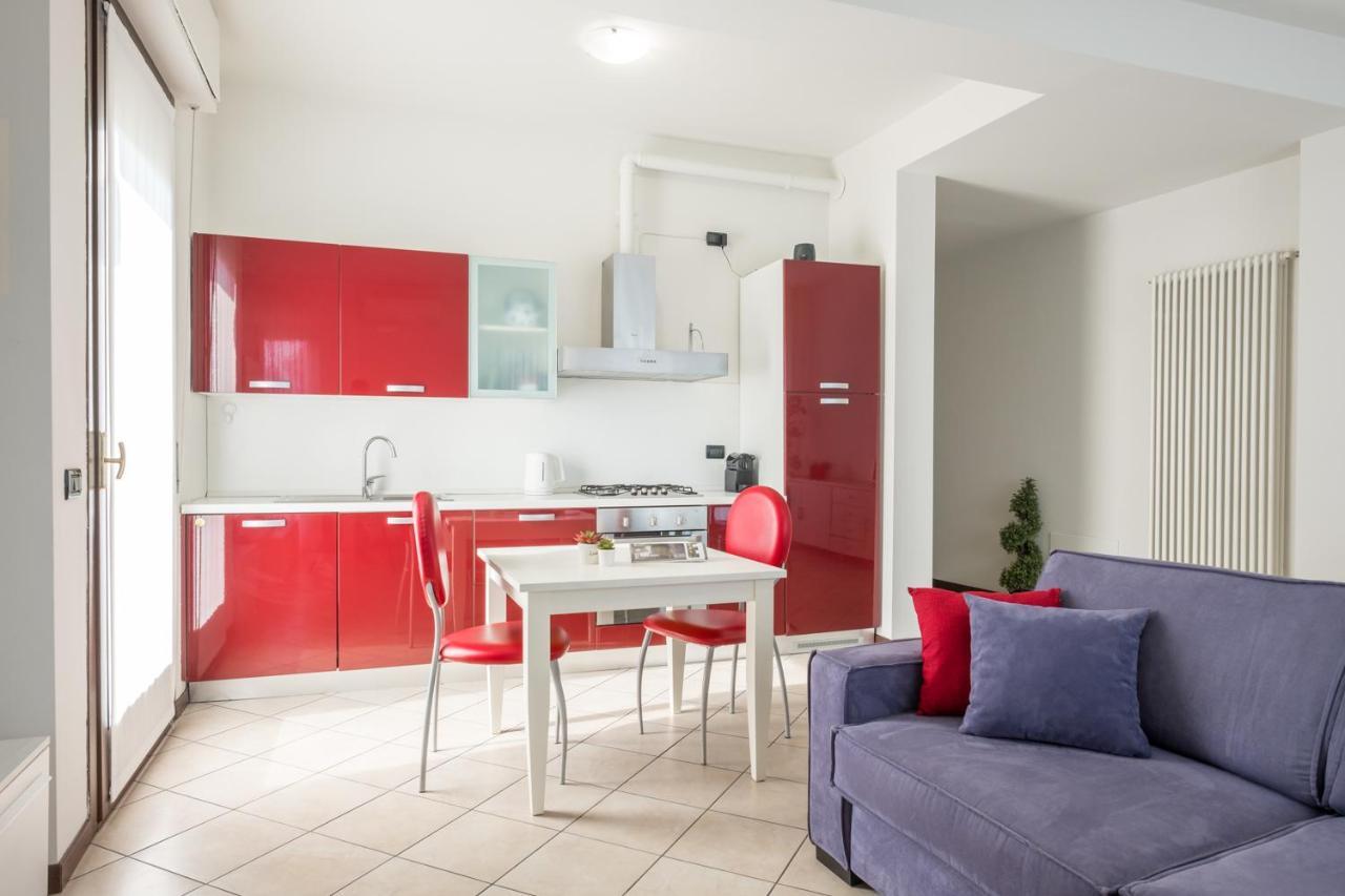 By The Lake Apartments - Centro Storico Desenzano del Garda Zewnętrze zdjęcie
