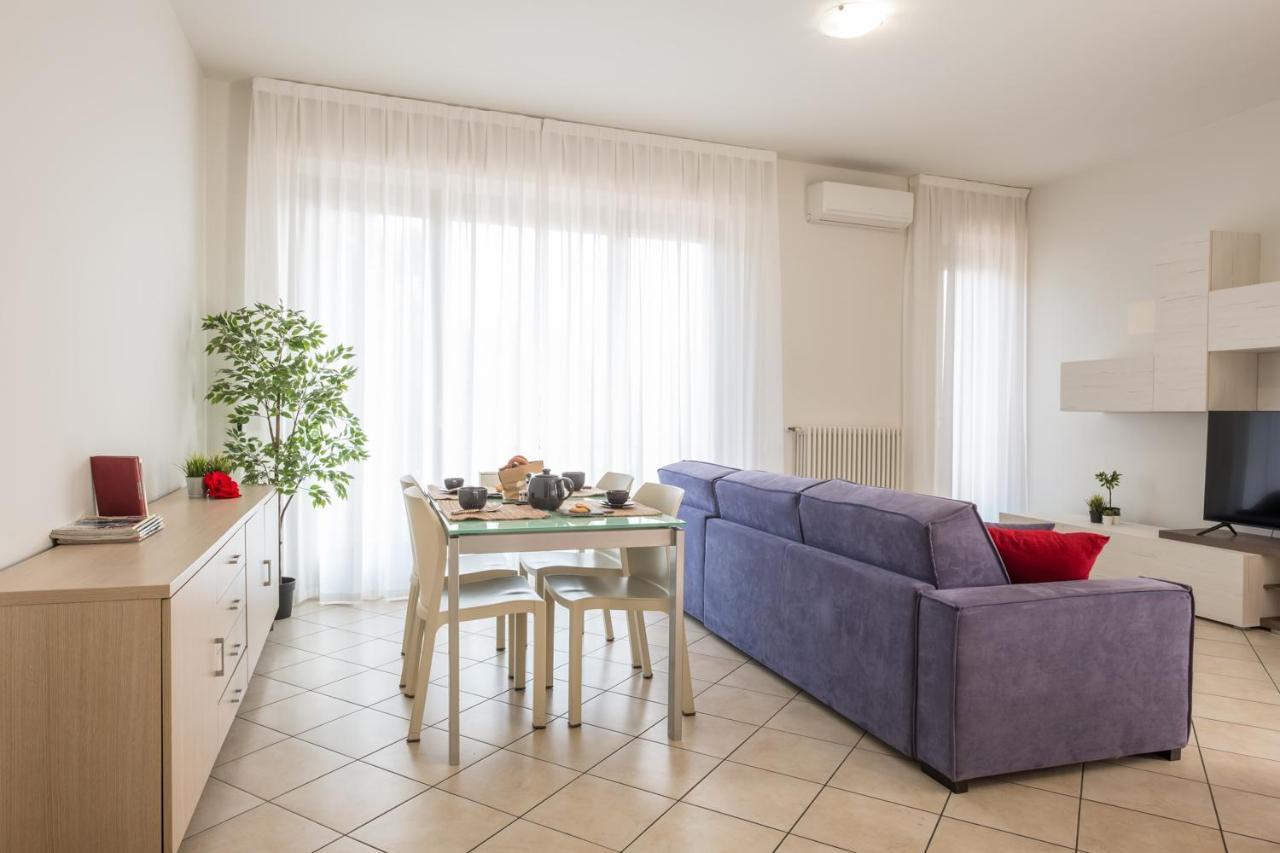 By The Lake Apartments - Centro Storico Desenzano del Garda Zewnętrze zdjęcie