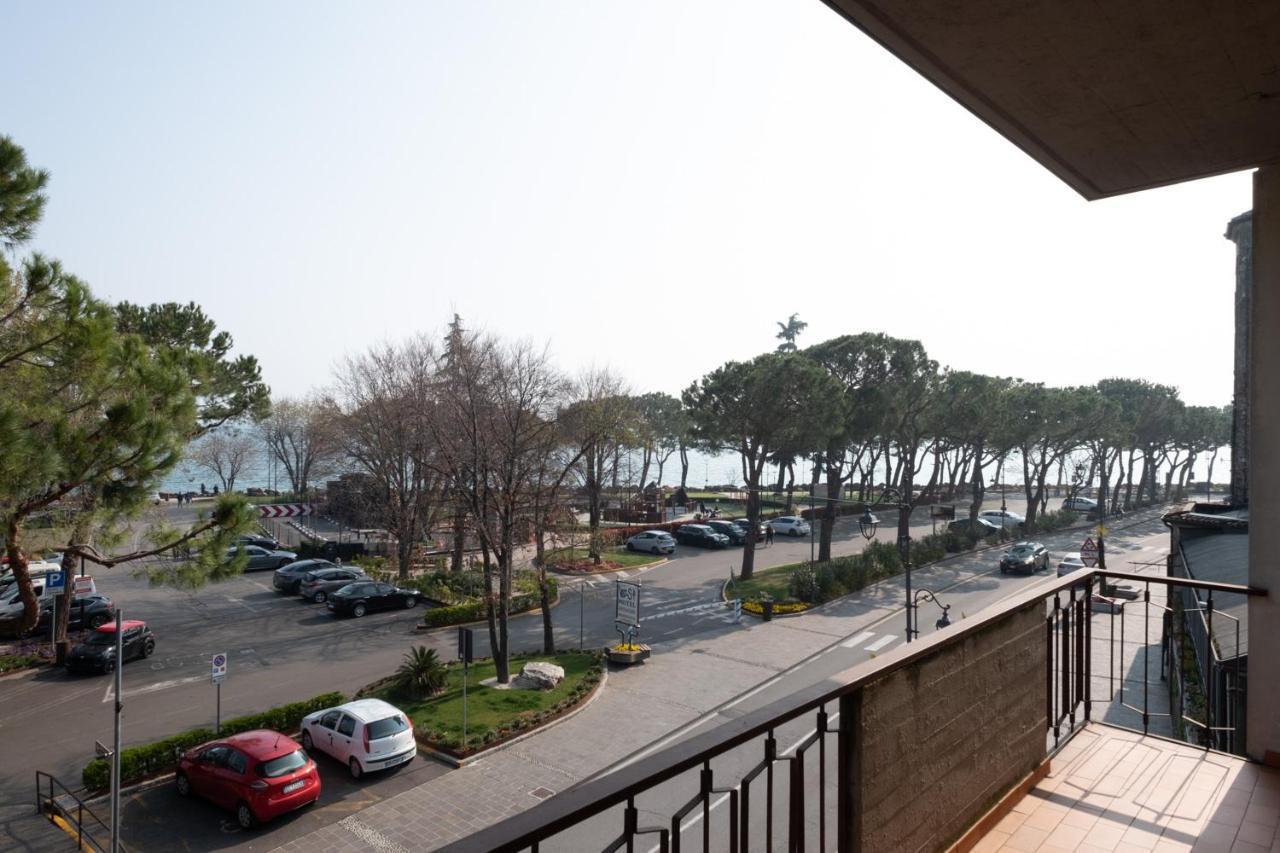 By The Lake Apartments - Centro Storico Desenzano del Garda Zewnętrze zdjęcie